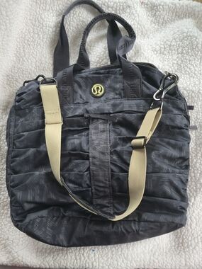lululemon athletica Duffel Bags for Men on Sale up to 90% Off: Poshmark lululemon athletica Duffel Bags for Men on Sale up to 90% Off: Poshmark